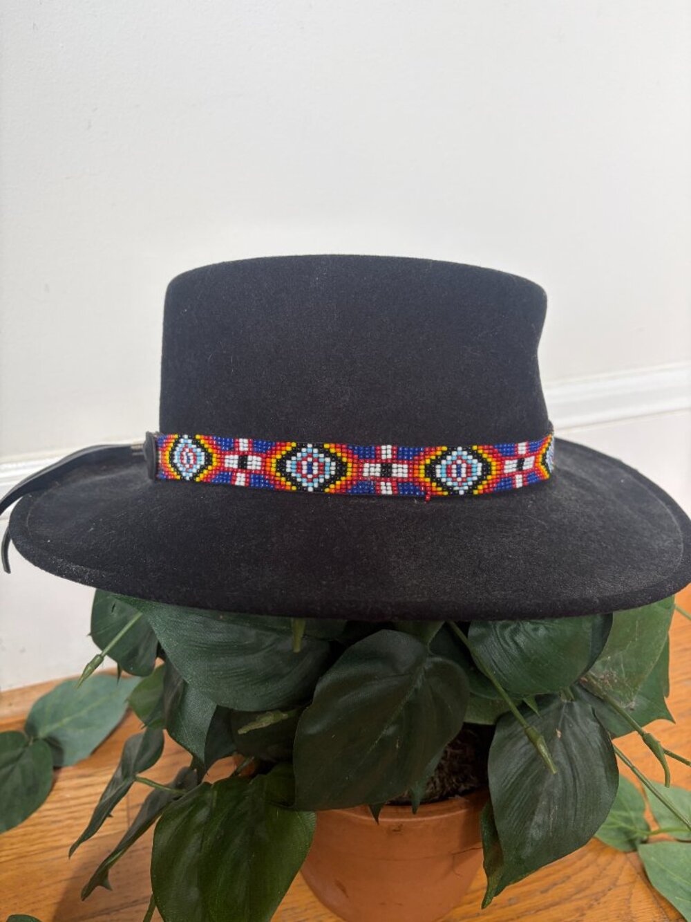 MinneTonka Wool Felt Hat Size Large Beaded Geometric Hat Band Black - Picture 3 of 9